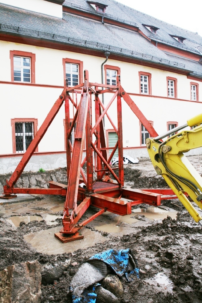 : Kranaufbau Innenhof 