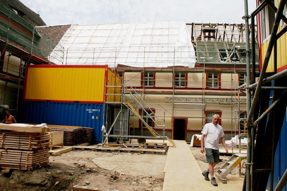 : Beginn Abbrucharbeiten 