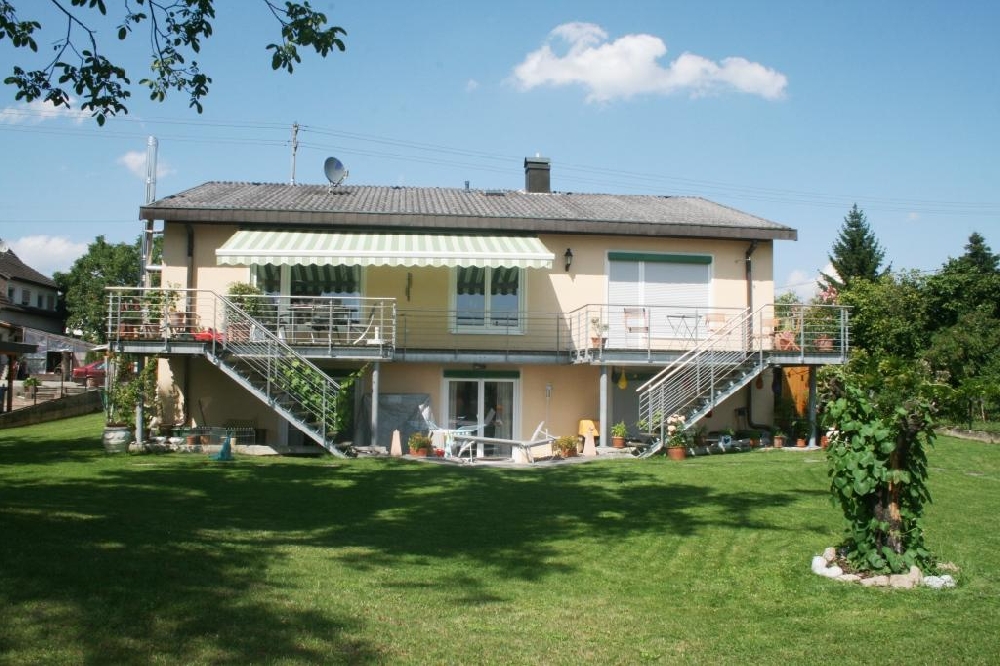 Sanierung eines Wohnhauses zum Niedrigenergiehaus: Wohnhaus gebaut Anfang der 70er Jahre, Umbau zum Niedrigenergie-Haus 